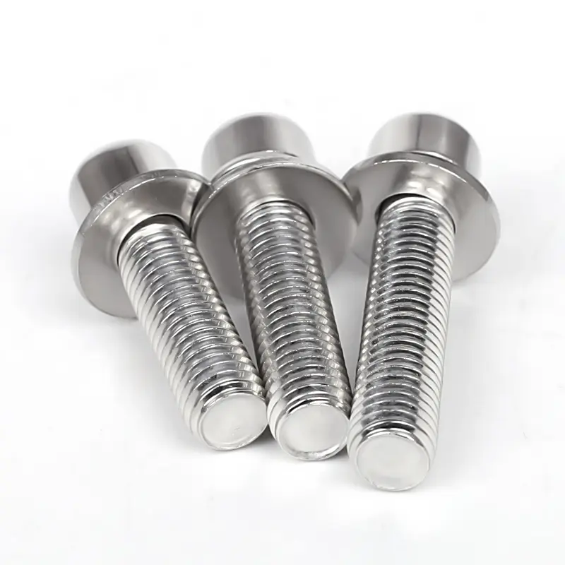 Comment une vis combinée à six pans creux améliore-t-elle les performances de fixation ?